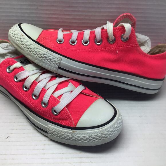 Converse Chuck Taylor All Star Ox Neon Hot Pink - Women 7 / Men 5 - Skate Shoes - Picture 1 of 8